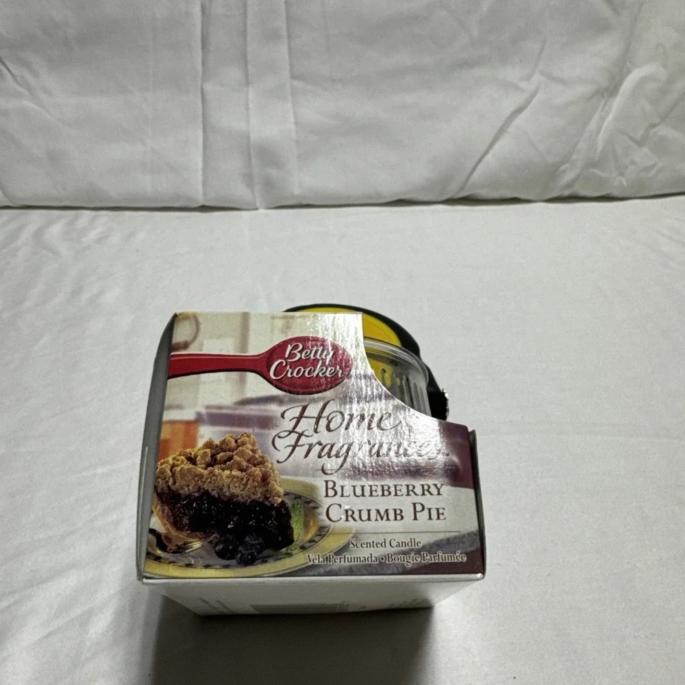 New Betty Crocker Home Fragrances Blueberry Crumb Pie Scented Candle 2004 4 Oz